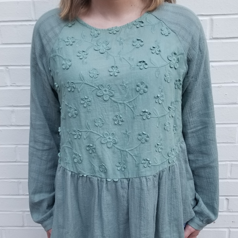 Top mint green
